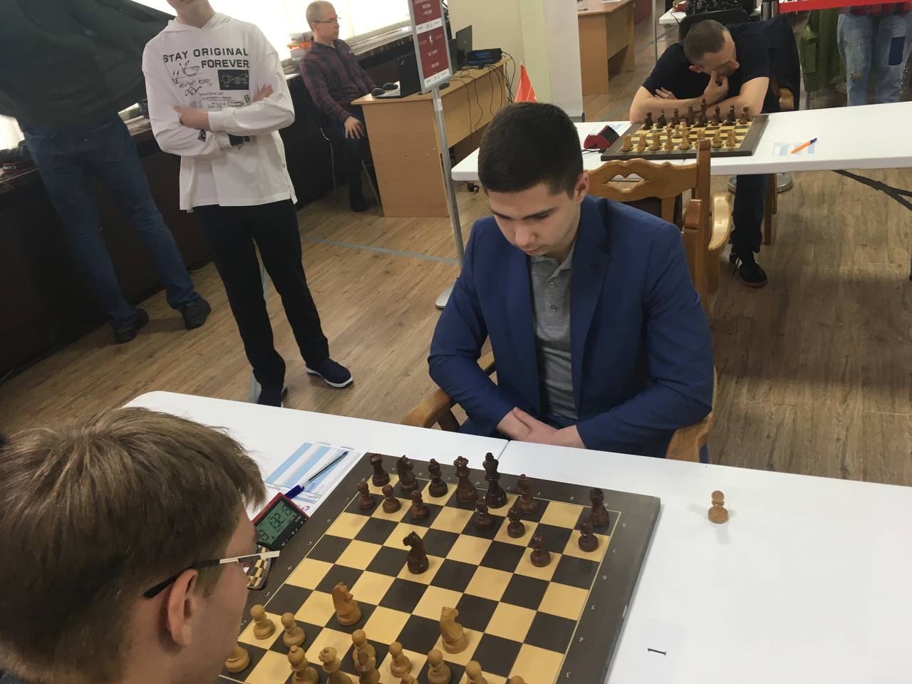 Иван Землянский стартовал с победы в Эль-Айне