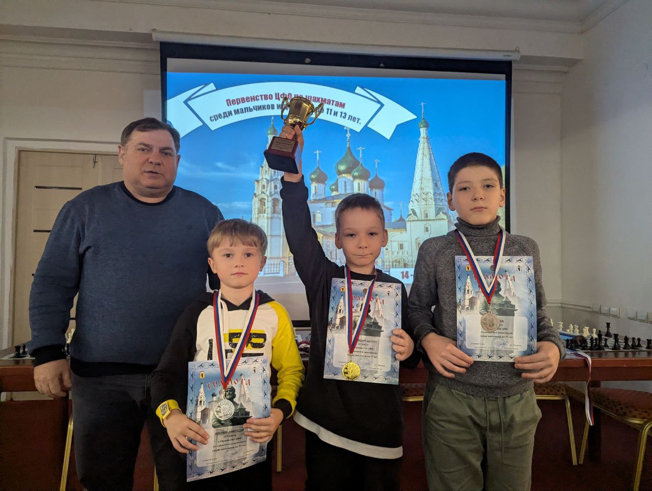 Лев Эрлих стал бронзовым призёром ЦФО по композиции среди мальчиков до 11 лет