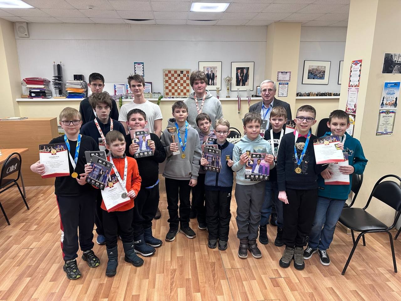 Никита Соколов — чемпион Пущино по быстрым шахматам среди школьников