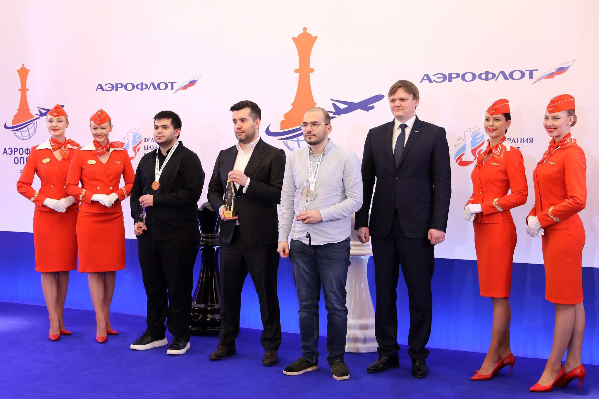 «Аэрофлот» имени… не одного Непомнящего